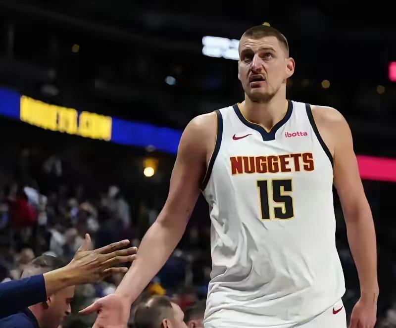 NBA西部最新排名前八：

  1. 雷霆：63胜12负

  2. 火箭：49
