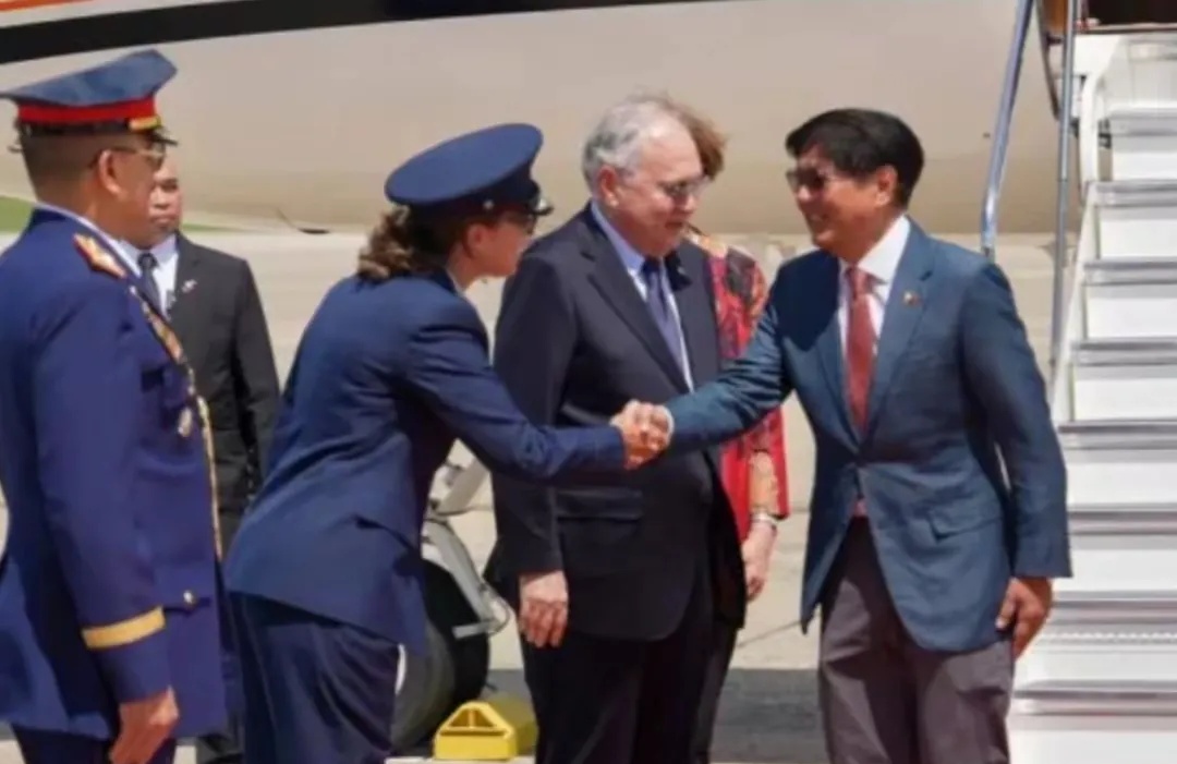 马科斯访美取得“重大成果”。



马科斯在为期三天的访美行程中，7月22日终于