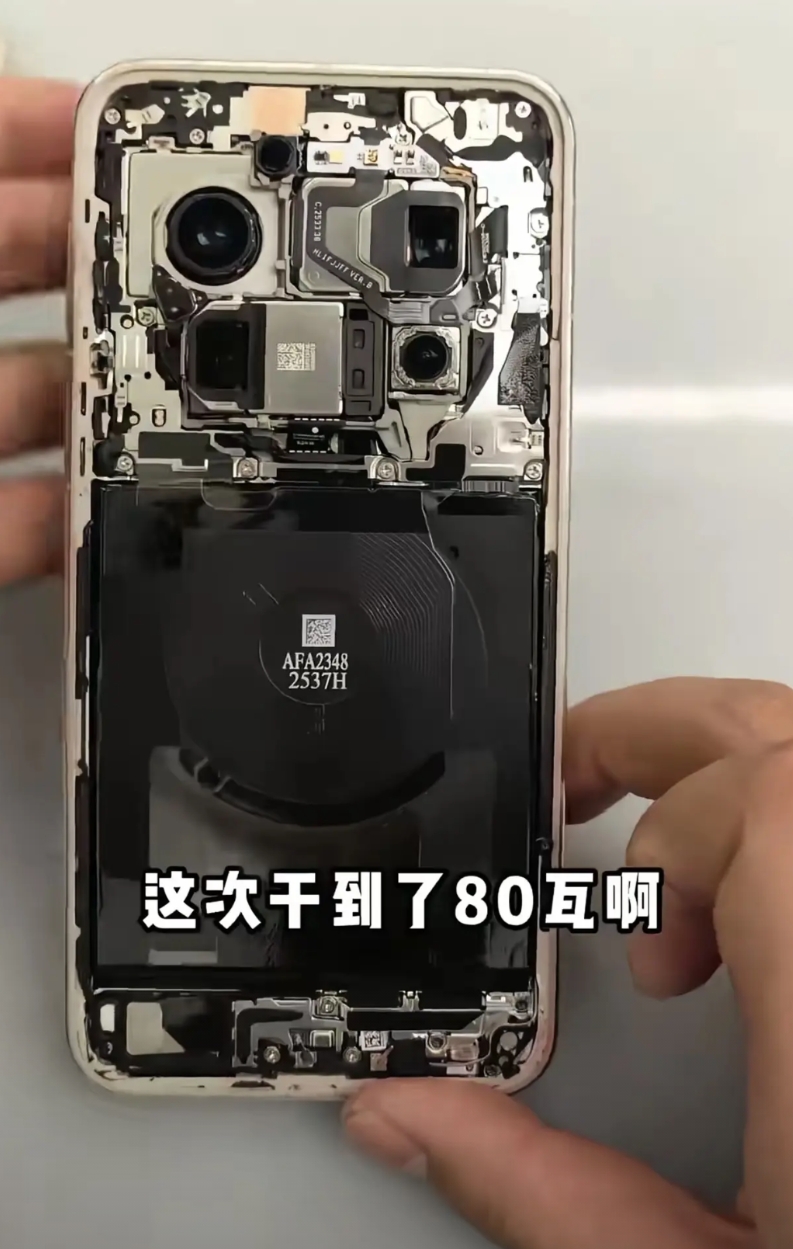 表里如一，尽善尽美！
当友商还在将成本堆在表面的时候，华为已经在消费者看不到的内