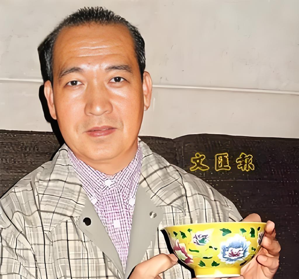 1991年，著名收藏家赵泰来放弃中国国籍加入英国，在英国的他每天都以捡垃圾度日，
