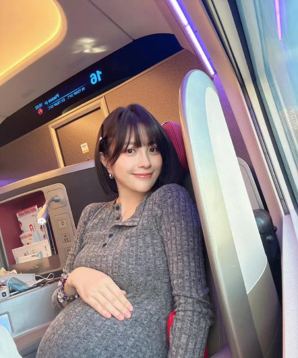 包文婧的艰难抉择：撕开女性事业与家庭平衡困境的缩影
当包文婧在镜头前含泪说出“女
