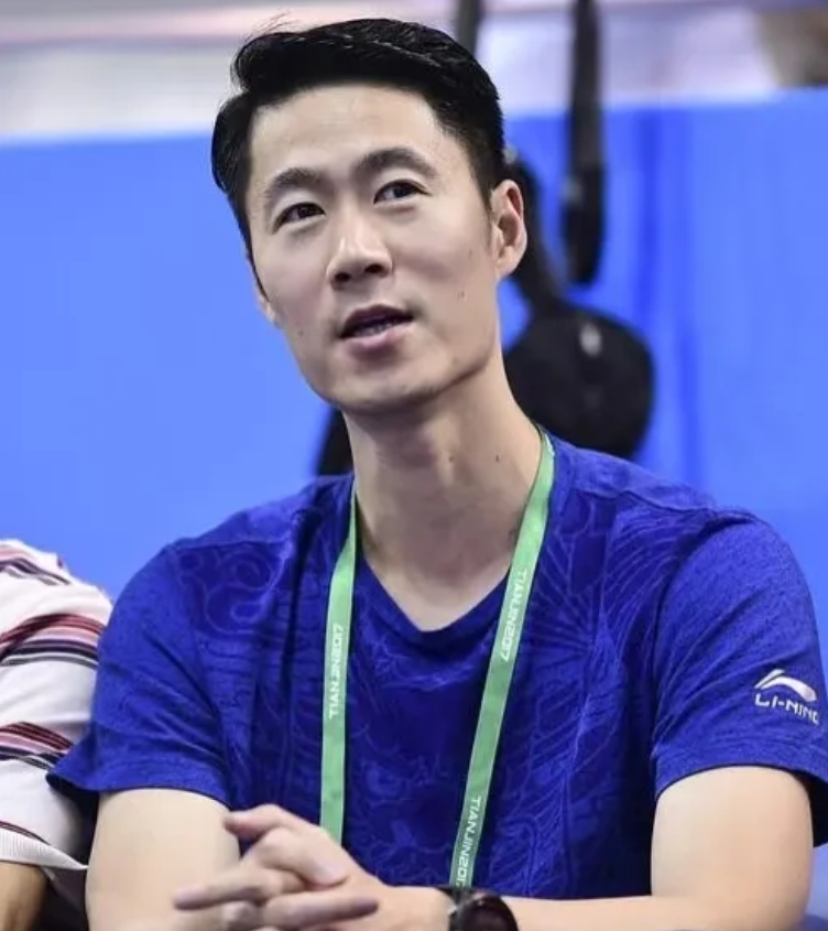 王励勤，你糊涂啊
总结经验是很有必要，
但你千不该万不该，不该没有提前准备发言稿