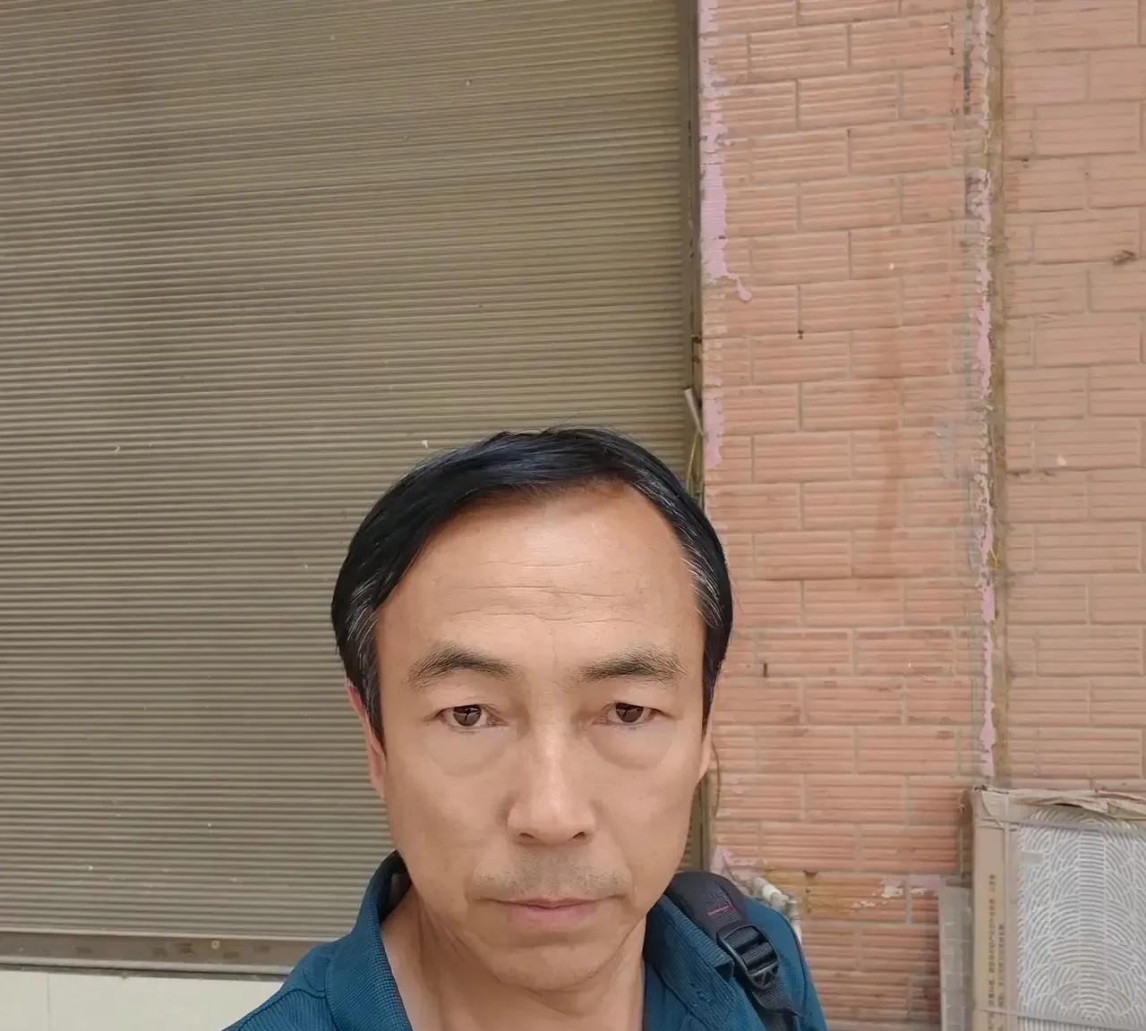 大辉在旅行，将近50岁的年纪还在四处漂泊，话说人人都想自由不被束缚是对的，结不结