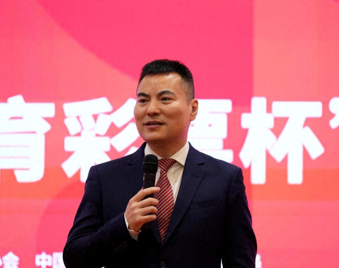 “成语大王”黄子忠回归CCTV5女排解说第一线！黄子忠解说女排比赛喜欢乱用成语、
