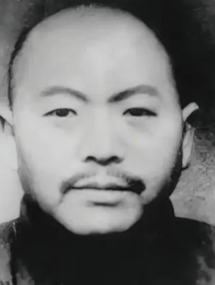 1951年，大汉奸黄标被判死刑，到了刑场，黄标却很不甘心：“我每个月给新四军送了