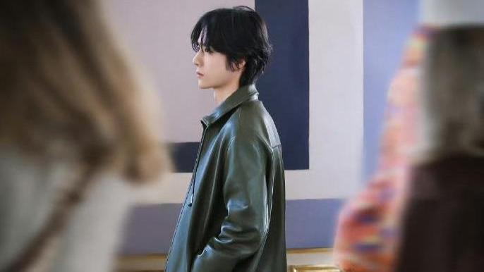 梁朝伟没说错，“格格不入”的王一博，才是娱圈真正的“聪明人”