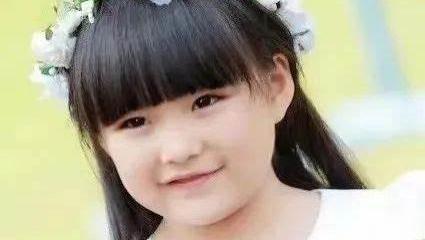 李湘携女亮相英国皇室慈善晚宴：王诗龄与公主同框气场全开