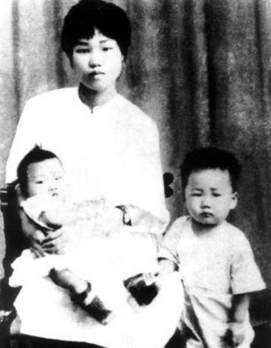1990年毛岸青参加了母亲杨开慧纪念活动，67岁的他十分动容，更是讲了一番让人无