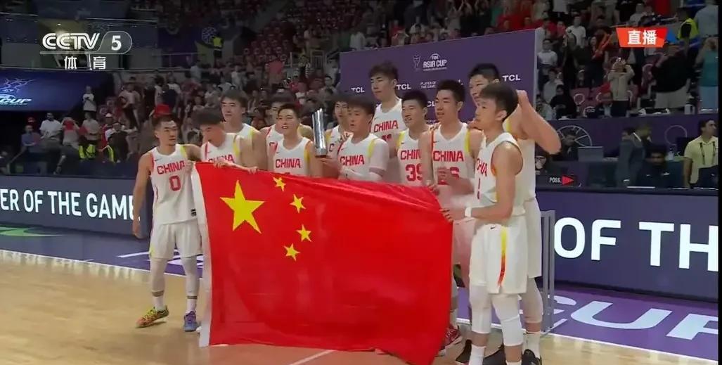 中国男篮10年后亚洲杯再进总决赛！没有周琦的中国男篮球迷称作是二队！不管几队我们