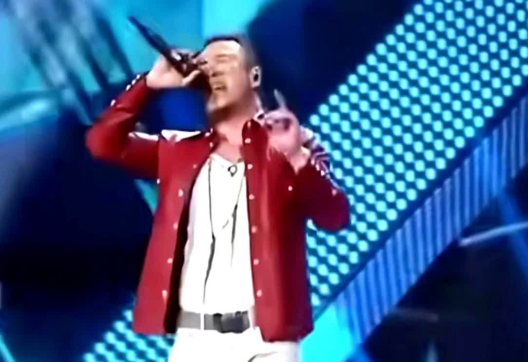 杨坤这回彻底惹众怒了，现在不光是网友们铺天盖地的骂他了，娱乐圈甚至有官媒都看不下