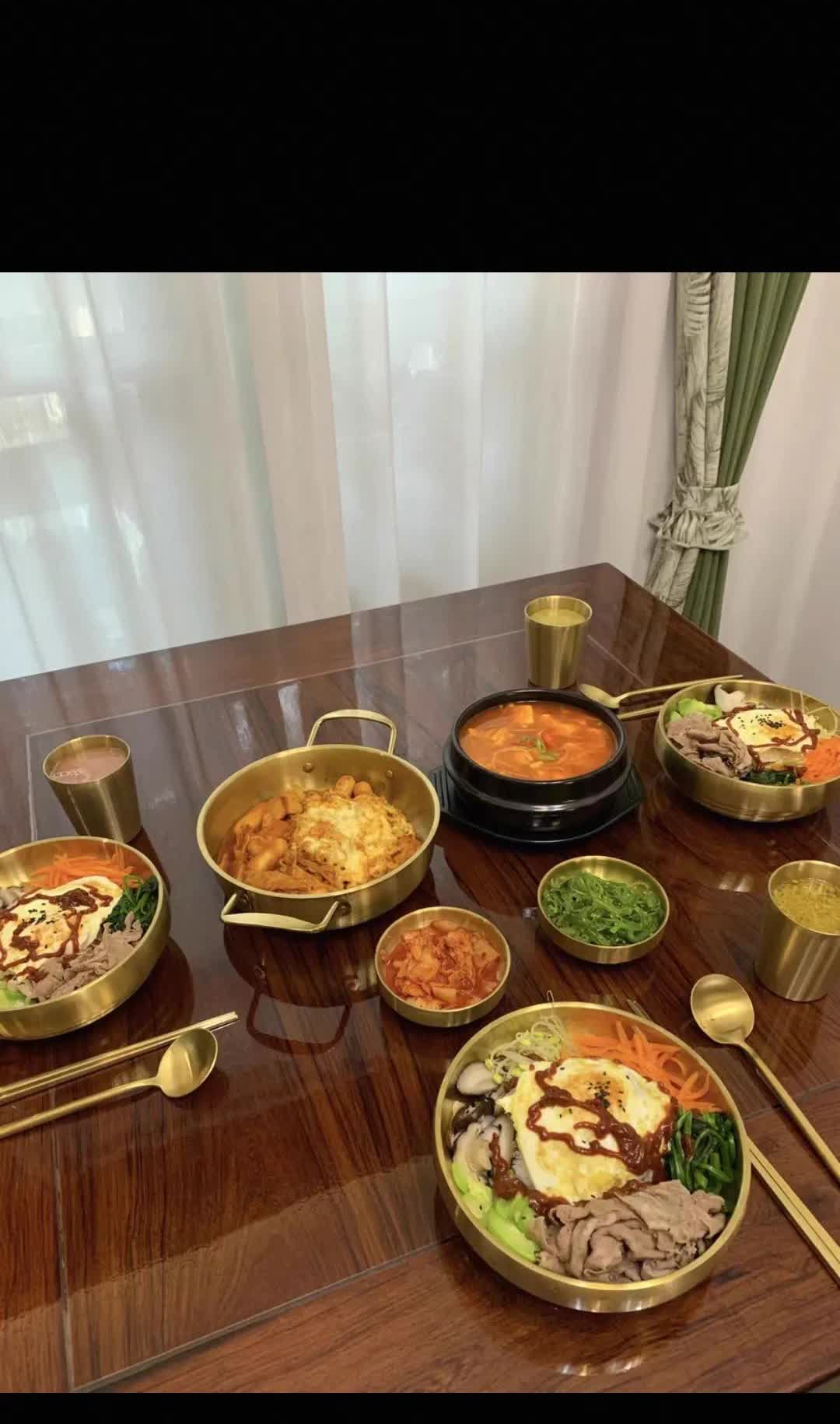 暑假的时候千万不要去学驾照，报名的时候说得好听，教练一对一的教你，其实是去打学时
