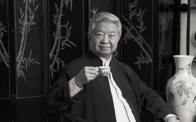 蔡澜先生去世后，他的遗产和身后事引发了热议，没想到他生前早有交代！
首先是蔡澜去