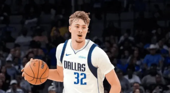 NBA季前赛，雷霆89-106不敌独行侠。赛后，雷霆44号秀布鲁克斯-巴恩希泽接