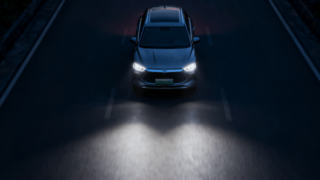 新手司机：读懂车灯，你的“行车语言”秘籍