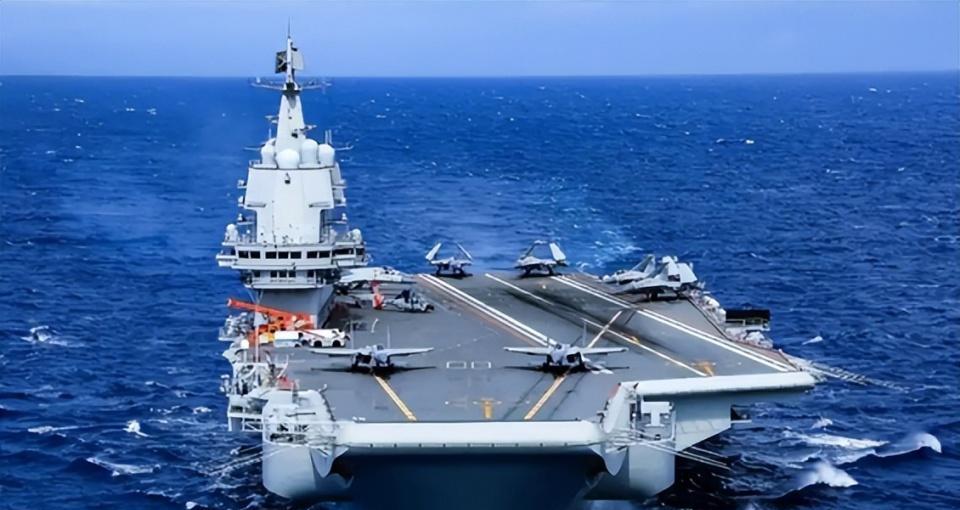 外媒: 中国003电弹航母即将服役! 美网友: 中国疯了吧, 两攻也用电弹。外媒