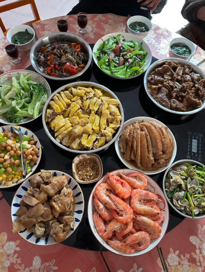 这一桌子菜500块钱够吗？