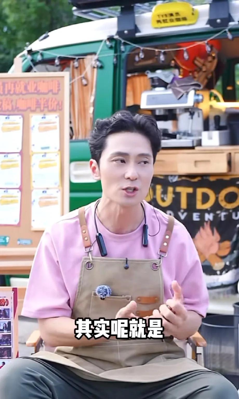 香港艺人真的很厉害，不管做什么都能屈能伸，刷到好几个艺人都自己摆摊。曾经香港精神