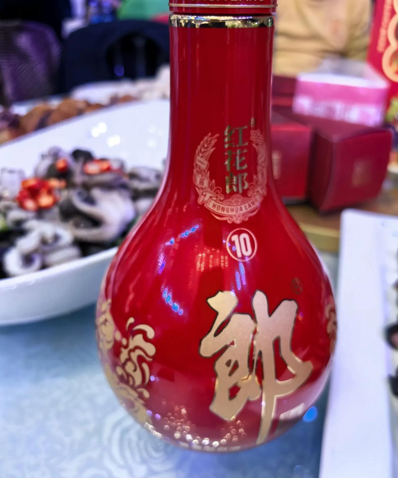 #我的宝藏兴趣# 今天早上一边喝着热腾腾的粥，一边问老婆："我抠么？"她认真地看