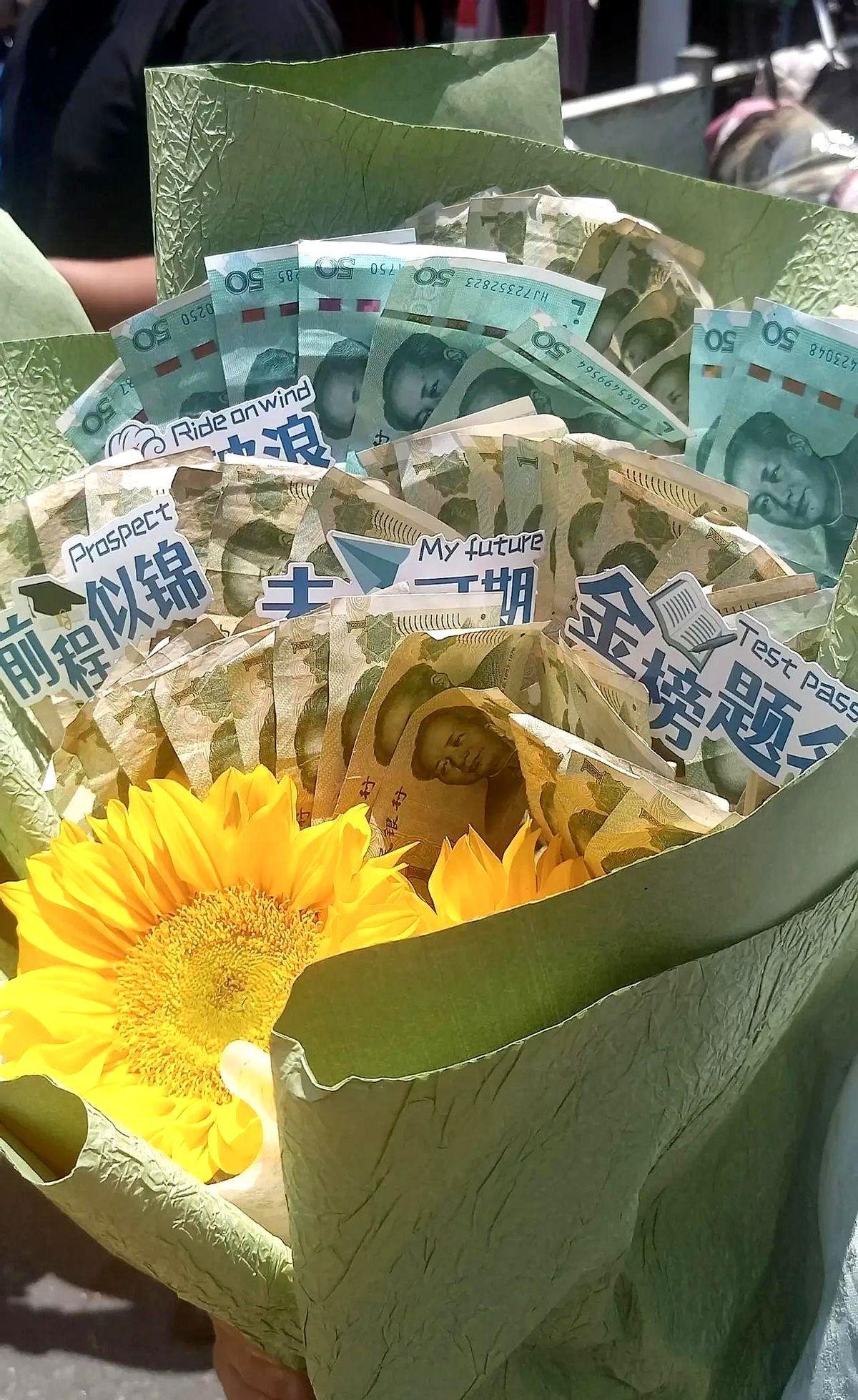考生迟到而错过的考试，家长是最大的罪魁祸首，会被怨恨一辈子！
江西抚州高考考点，