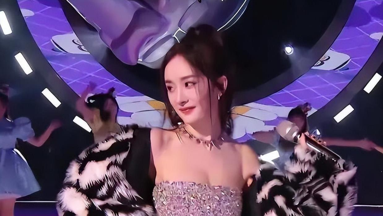 蒋梦婕被偷拍裙底！照片疯传，杨幂张含韵无辜遭殃
