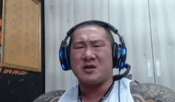 馆长某音粉丝破94万！
背景方便面是谁家的？
背景图那包方便面，
粉丝们早就注意
