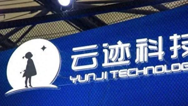 太惨了！酒店送外卖的牛马机器人，卖 1 台，亏 1.5 台