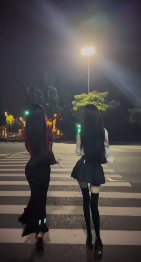 其实我原本的计划也是谈一个这么权威的对象的，至于为什么是原版你别管