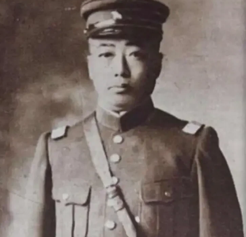 1929年杨宇霆被张学良处决后，他的亲信李景明和王子明便立刻反水，霸占了杨家财产