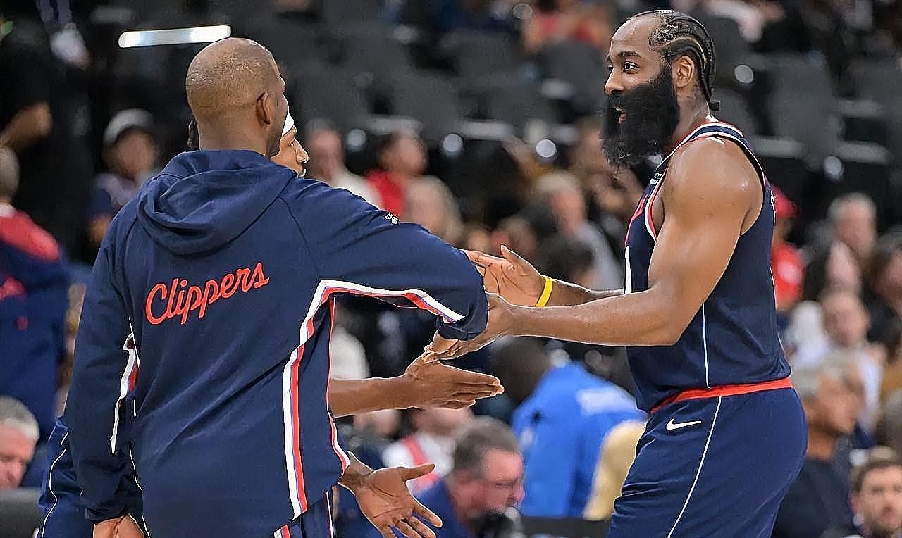 快船管理层可真够狠的，悄无声息就把保罗给炒鱿鱼了，没有通知球队任何人！
据名记H