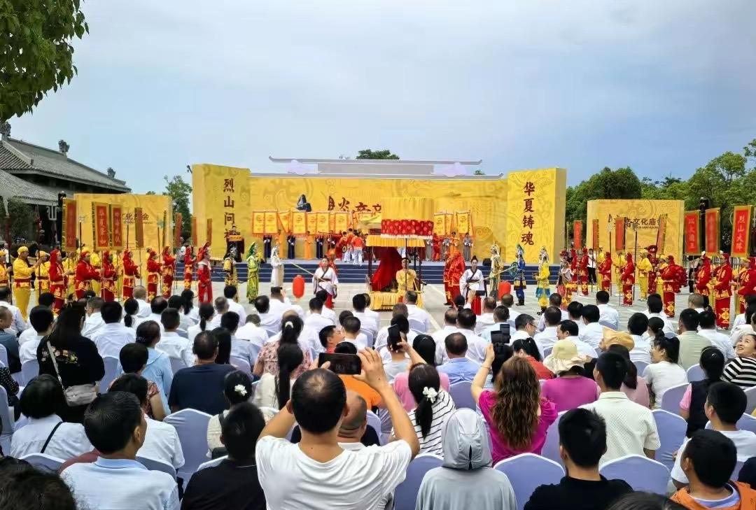 弱者筑墙，强者修己——认知格局决定人生高度
1. 归因的镜像：照见人性的底色
2