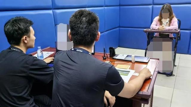女子伸腿拦高铁后续：官方通报细节，女子身份被扒，结局大快人心