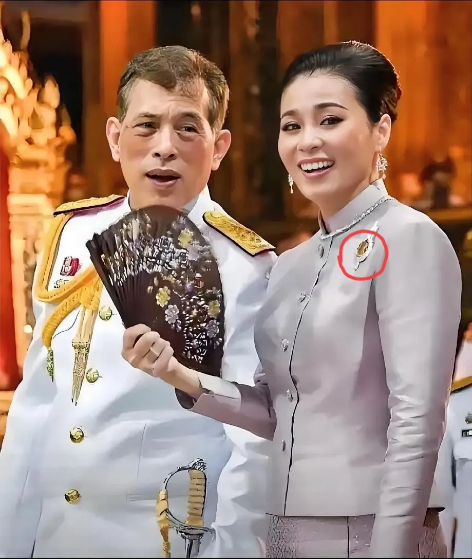 泰国国王心里似明镜，社会如果动乱，会给泰国造成什么后果，所以，他提前做了准备。