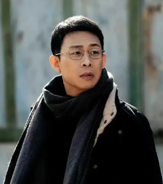 张译这个锅我们不背！导演一句“演员选择有错误”把你推向风口浪尖，网友说张译演戏“