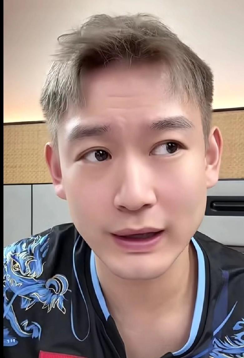 刘丁硕直播间道出实情！
刘丁硕说：十号国乒队就要出发印度参加“亚锦赛”了，十五号
