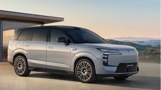 腾势、方程豹持续热销 比亚迪高端化战略迈入“加速期”