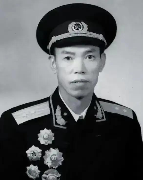 你们知道现在十三个集团军都是“出身”的吗？那可是大有来头！  
中国人民解放军1