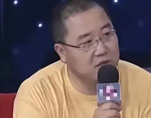 英达的小儿子喊话巴图说，家人一直欢迎巴图回家，但巴图可能不想要他这个弟弟，他也不