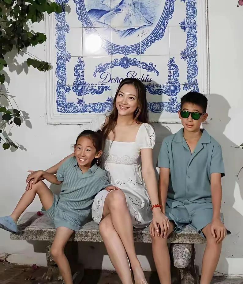 陈小春找应采儿改良下一代，越改良越糟糕！如果不是应采儿生出来的，可能两个孩子长得