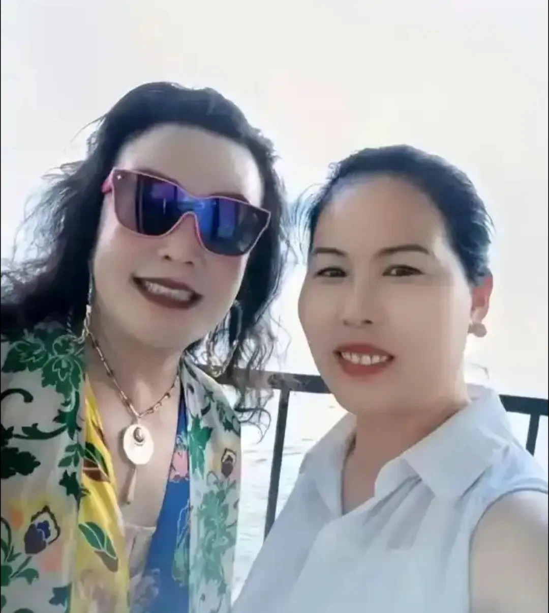 汪小菲保姆怒怼黑粉











我的天哪！你们见过这么勇的保姆吗？小杨