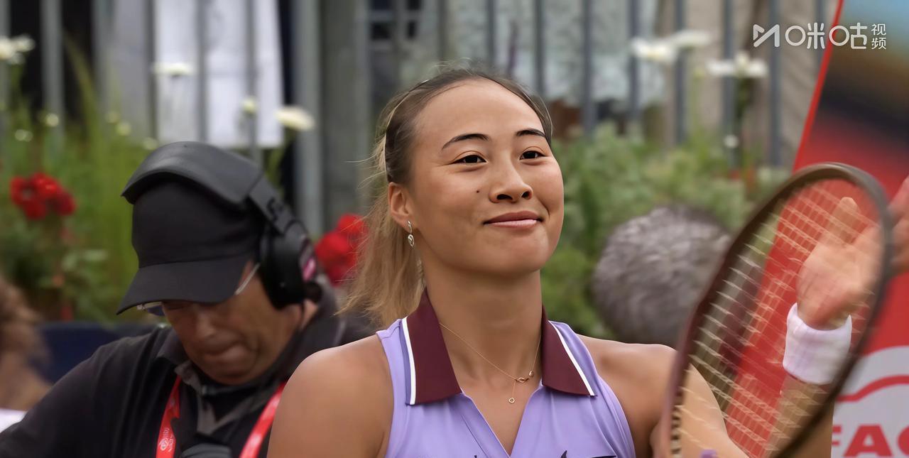 郑钦文2-0力克拉杜卡努，强势挺进女单4强
北京时间6月14日凌晨，WTA500