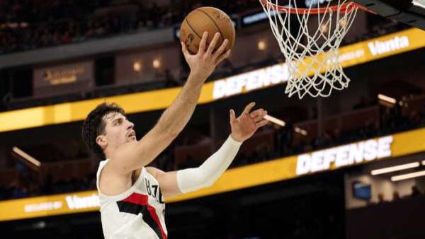 从边缘人物到持球核心：阿夫迪亚正用全能表现重塑开拓者未来