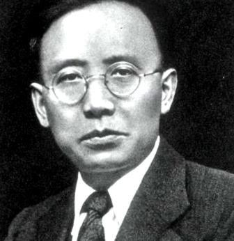 1912年，郭沫若迎娶张琼华，大婚之夜，郭沫若见妻子容貌未如预期，转身欲离去。突