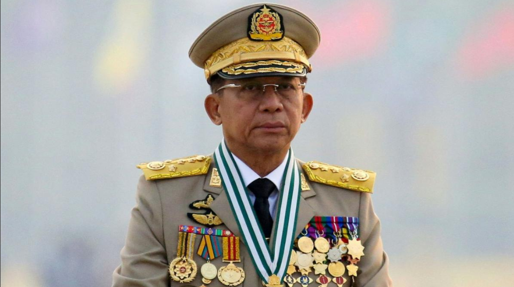 谁也没想到，阅兵都结束了，外国政要们一个接一个离场，缅甸那个穿着军装的代总统却还