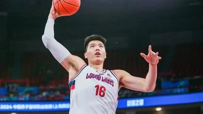 关于广东男篮五位新援的冷知识，个个身怀绝技，杜锋简直赚大发了