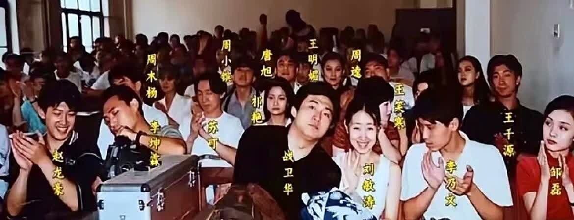 朱媛媛去世，梁静，陶虹和黄小明都发表了哀悼，但大家都在等李乃文的态度。
李乃文