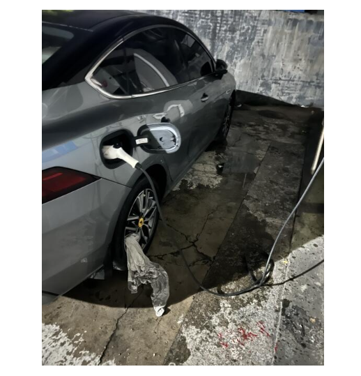 为何我的3.5kw充电桩、每次要往轮子上泼水、搭个毛巾打湿才能冲
