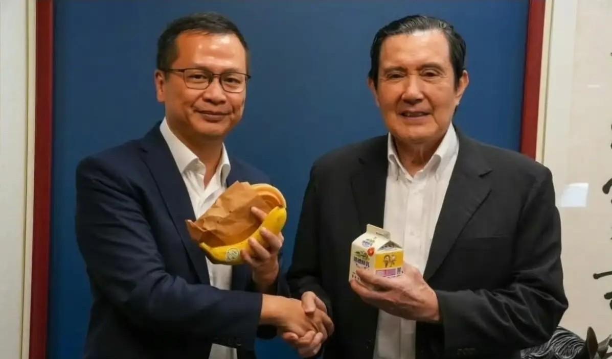 罗智强突然说想参选国民党主席，罗智强在拜访了马英九后，发文声称要坚守马英九时期“
