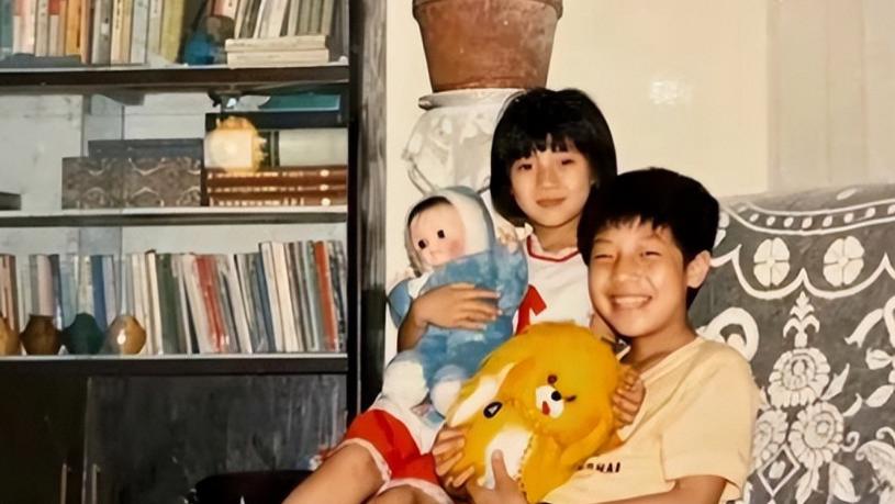 撒贝宁亲妹妹45岁未婚引热议：颜值不输嫂子，不婚是清醒还是无奈