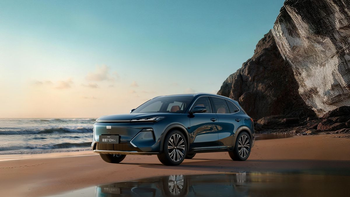 吉利收编极氪退市：不是收尾，是中国汽车体系战的开幕