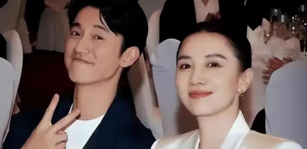 43岁宋佳与小7岁导演王伟，携手走过七年姐弟恋，最终在2022年低调领证，修成正
